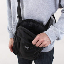 Load image into Gallery viewer, Arc&#39;teryx Slingblade Shoulder Bag
