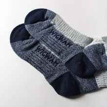 Load image into Gallery viewer, Wigwam Cool Lite Hiker Pro Crew Socks

